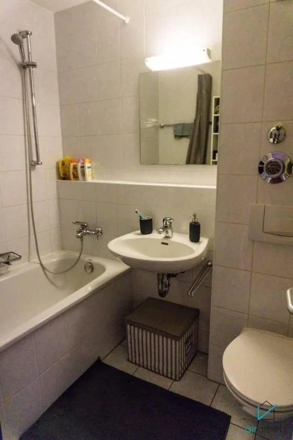 شقة Bright And Quiet Flat With A Balcony ميونيخ