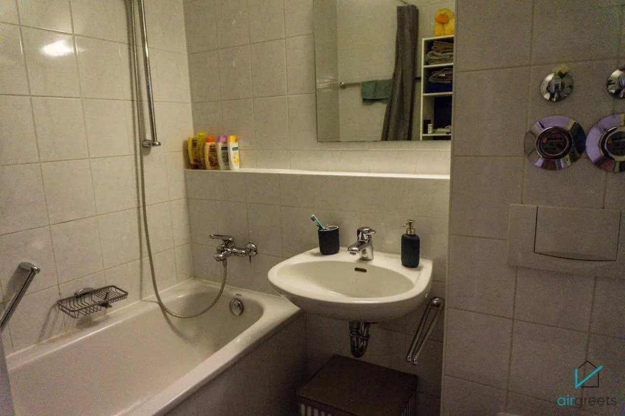 דירות מינכן Bright And Quiet Flat With A Balcony